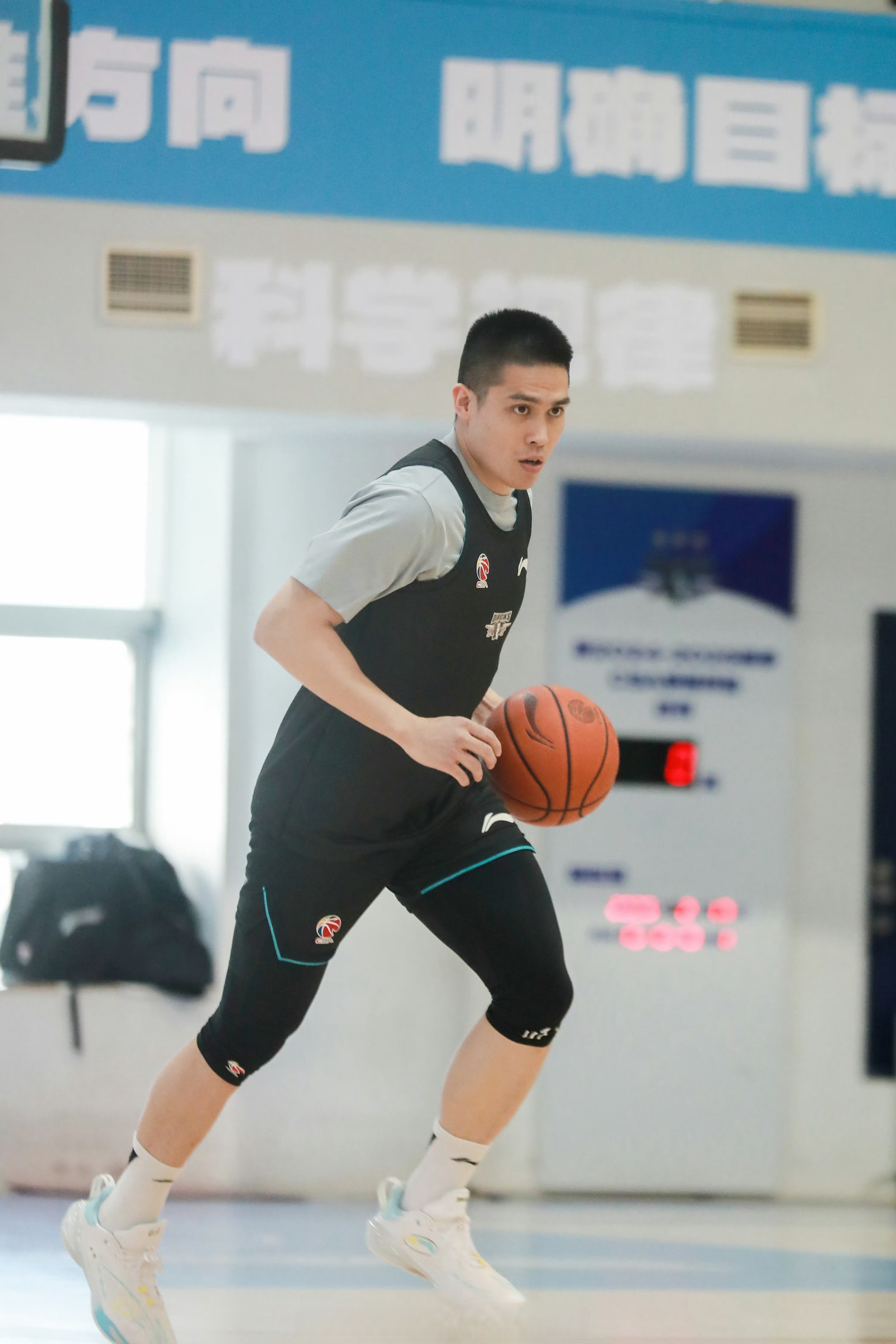 关于北京首钢队男篮热火朝天备战下一仗的信息