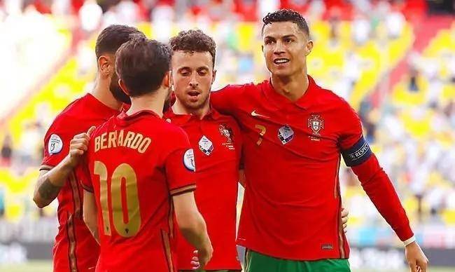 包含葡萄牙篮球联赛：里斯本王者队遥遥领先，雄心勃勃的词条