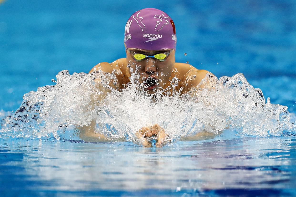 乏力不振！游泳选手意外失误憾失金牌的简单介绍