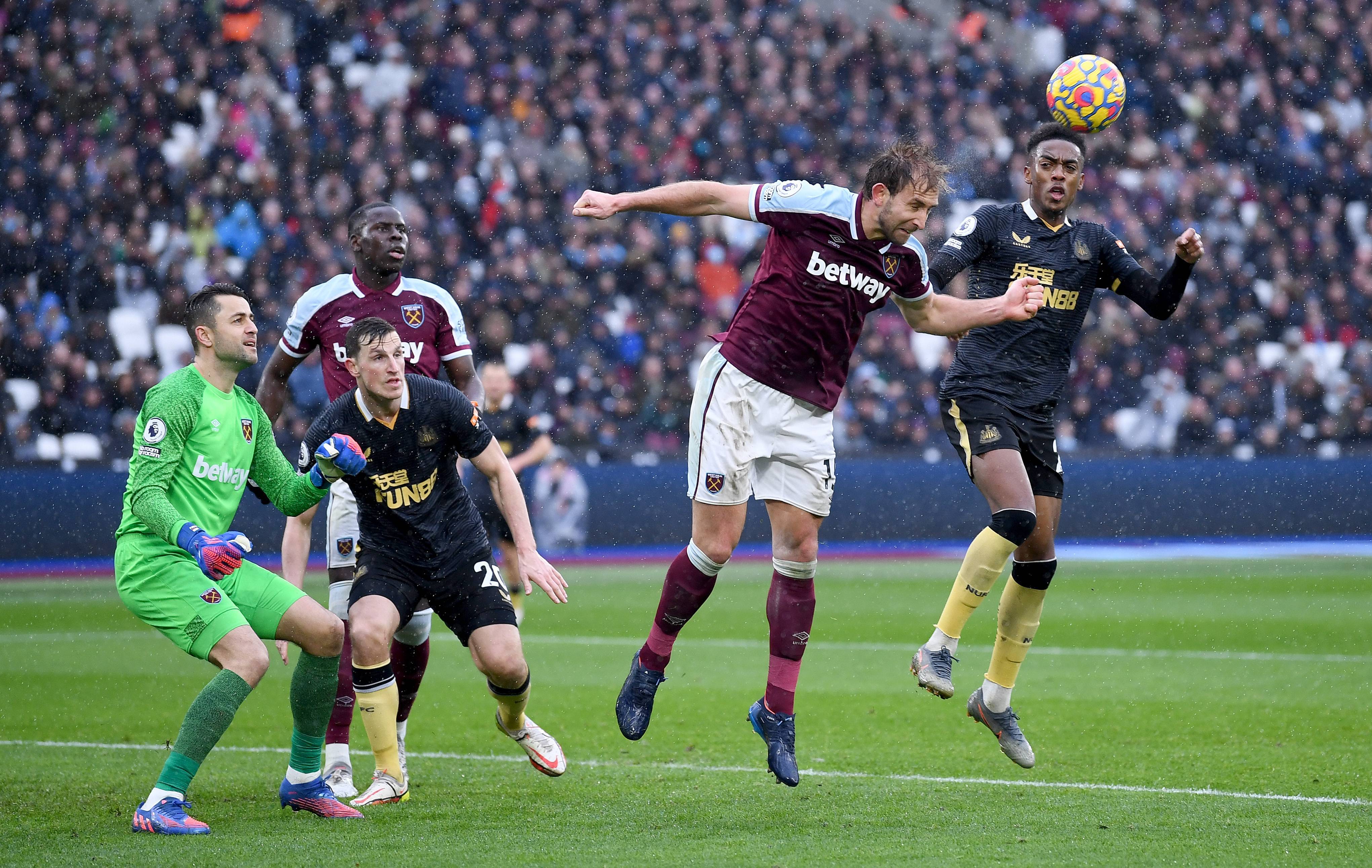 卡迪夫城客场不敌狼队，英超保级考验依旧严峻
