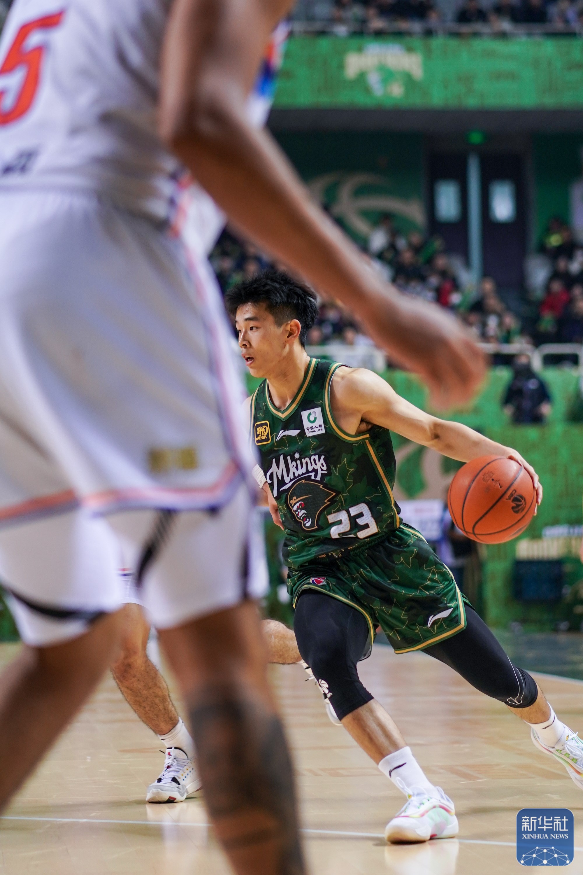 南京队面对劲旅，拼尽全力挑战对手