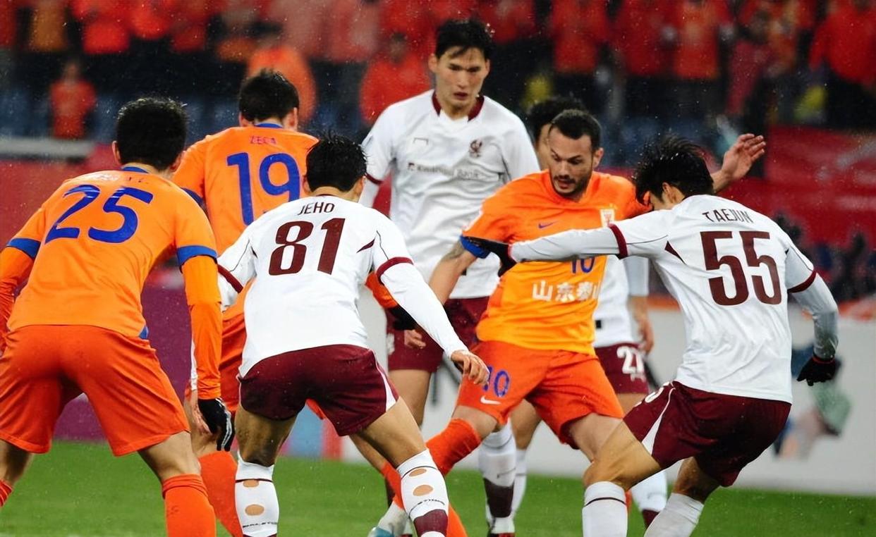 运动员们卓越表现，为球队赢得胜利