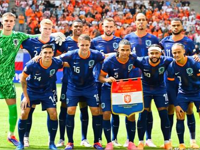 关于欧洲杯预选赛上，实力强劲的球队展现出色的表现的信息