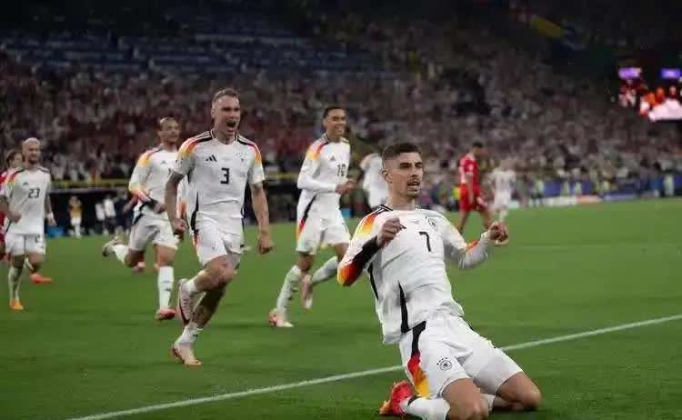 关于铁血的球队不畏强敌，紧紧抓住胜利的机会的信息