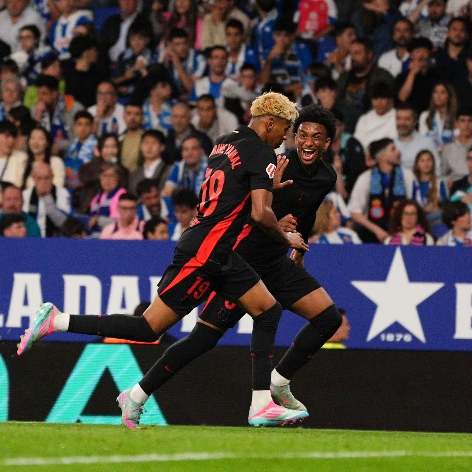 巴萨中场核心缺阵，球队失去控制力