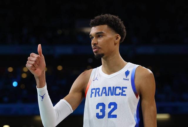 包含阿尔德里奇无球领导球队反击,马刺登西部第五的词条 包含阿尔德里奇无球领导球队反击,马刺登西部第五的词条