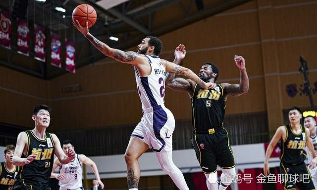 关于致胜关键！全队紧咬比分，晋级在望的信息