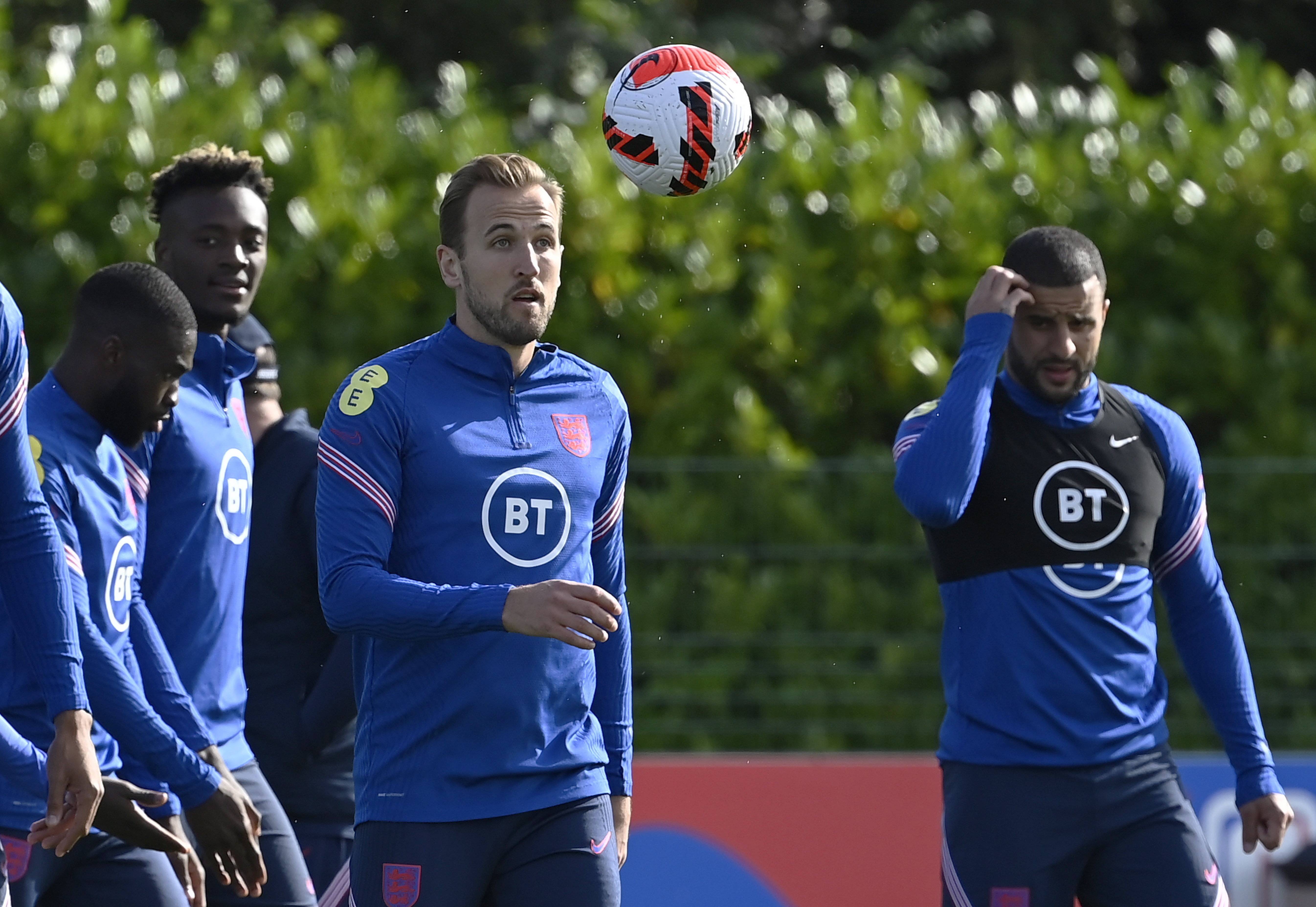 关于英格兰足球队紧锣密鼓备战明年世界杯的信息