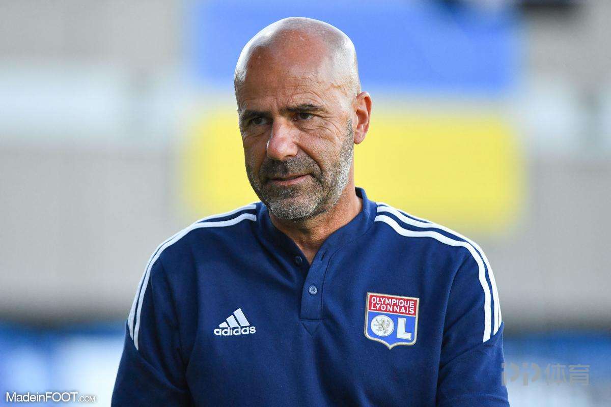 里昂主帅波切蒂诺面临下课压力，球队战绩难以令人满意的简单介绍